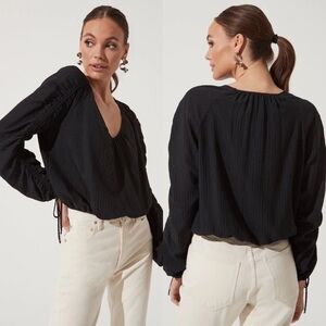 ASTR the Label Ruched Long Sleeve Top Black Sz-XS